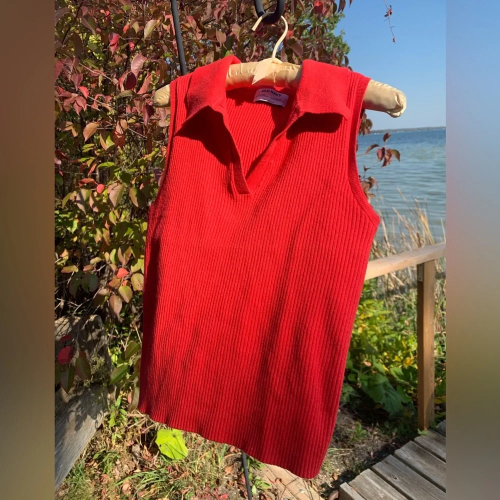 Red Ribbed Knit Crop Top - Picture 1 of 6
